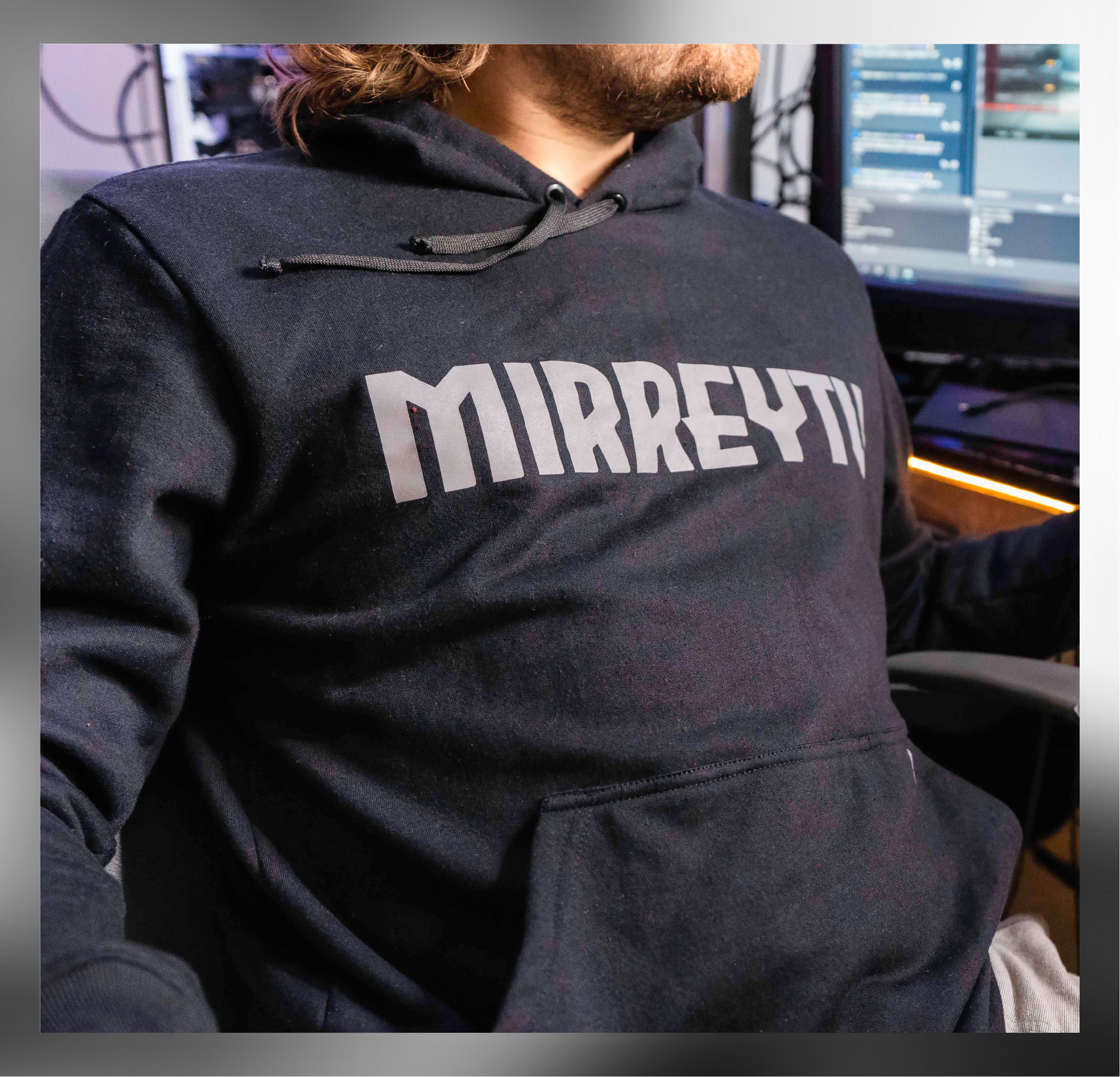 SUDADERA NEGRA MIRREY TV